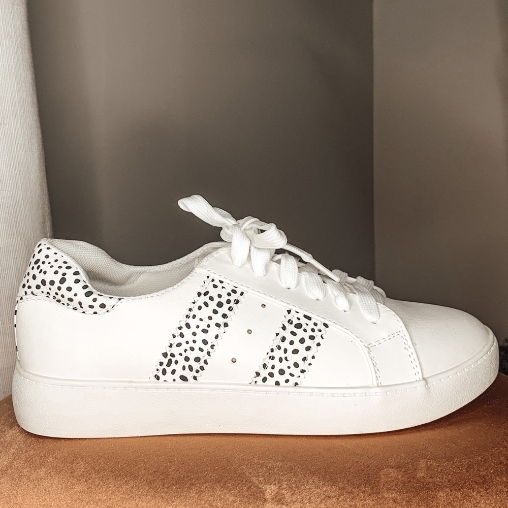 NWT Low-top White Sneakers